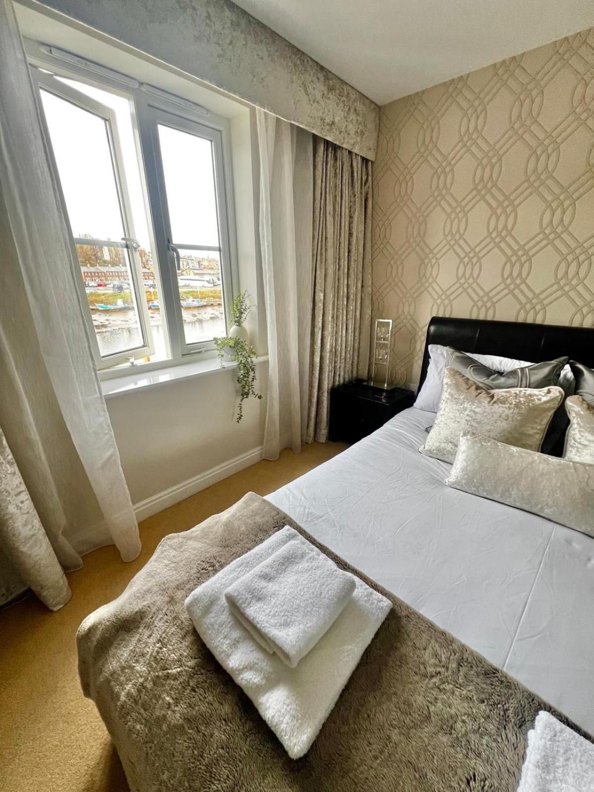 Majestic, Modern & Spacious Harbour-View Apartment With Parking ويتبي المظهر الخارجي الصورة